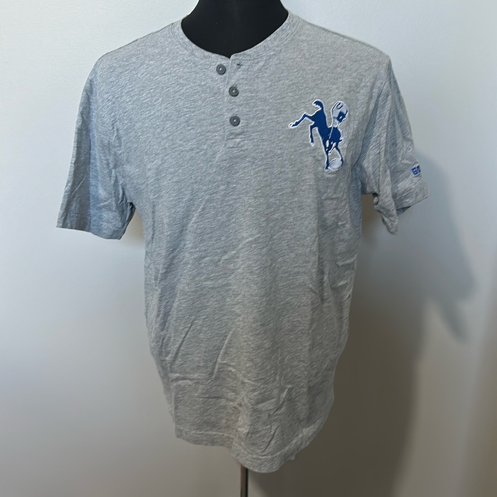 Indianapolis Colts Henley. Darius Rucker Brand Size Large.